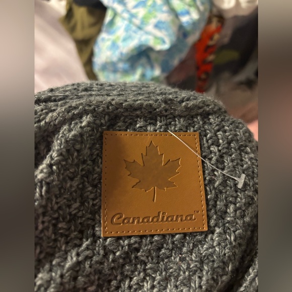 Canadiana sweater - no size tag but ptp approx 25 - Picture 4 of 4